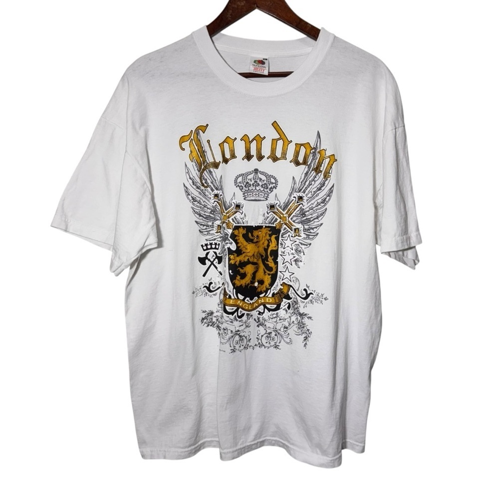 Vintage 90s Y2K Fruit of the Loom Crest Graphic Tee London England 100% Cottton